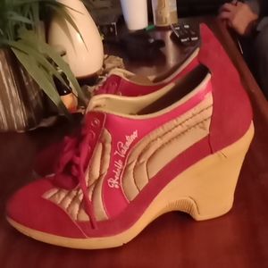 Vintage Rodolfo Valentino wedges, size 6, red and gold